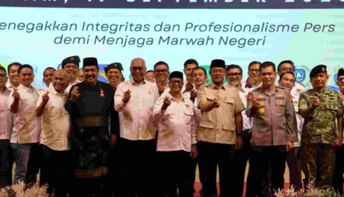 Lantik Pengurus PWI Kepri, Cak Munir Ingatkan Spirit ‘DNA Pejuang’ Wartawan